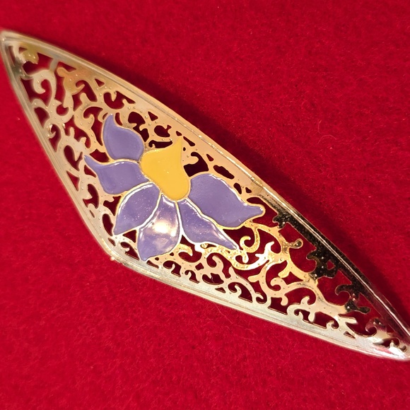 Vintage Jewelry - Vintage Filigree Enamel Brooch pin Floral Art Noveau Vibes